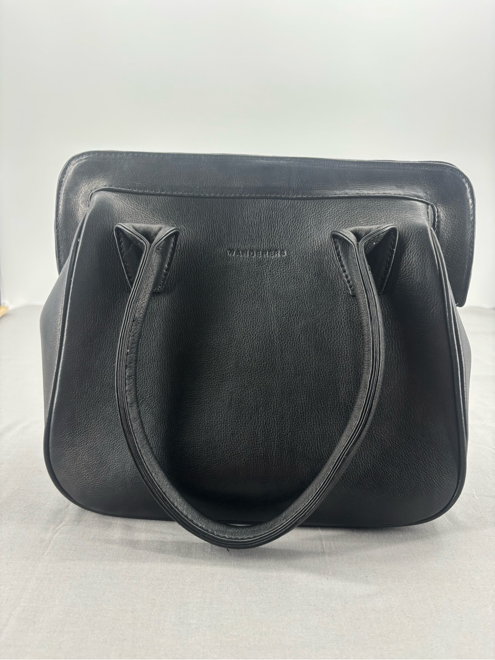 Wanderers Travel Co. Black Leather Travel Bag – Structured Handbag